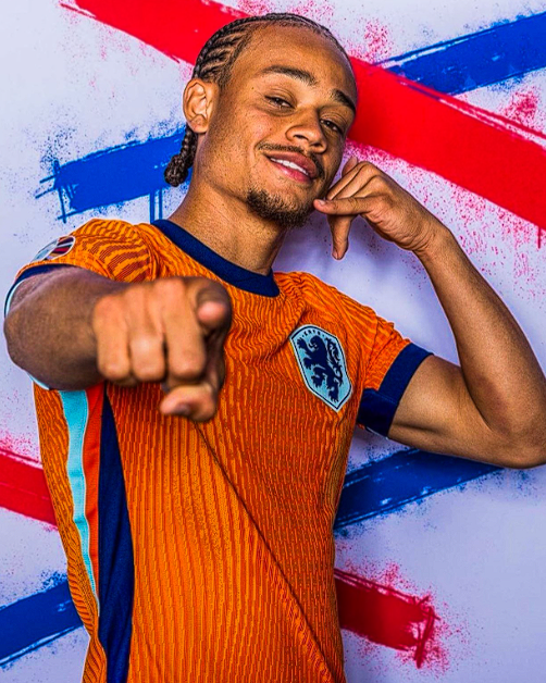 热刺高价引援西蒙斯遭质疑：表现低迷引多方批评