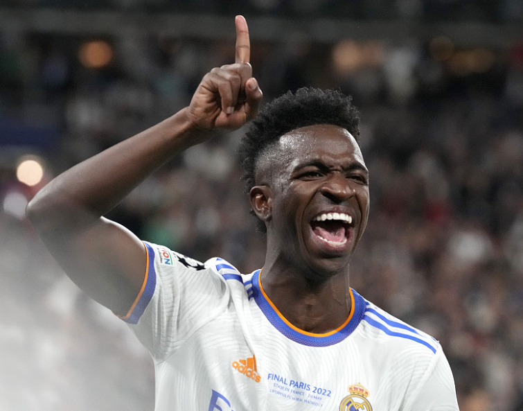 维尼修斯续约皇马：谈判停滞，未来走向待定