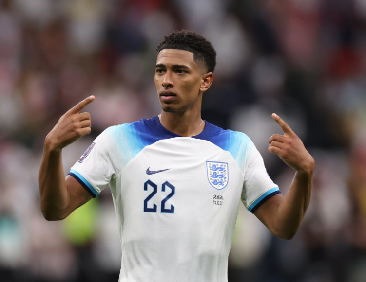 贝林厄姆：俱乐部与国家队双线困境下的位置之惑