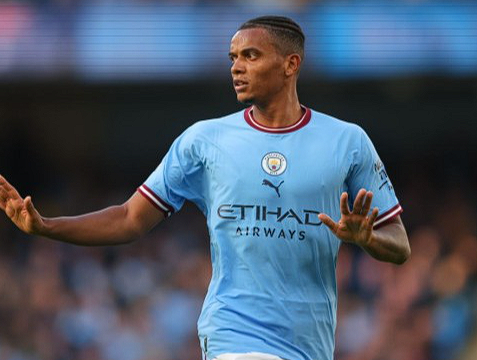 利物浦后防引援新思路：亨克兹力荐阿坎吉